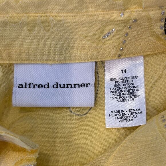 Alfred Dunner Women's Yellow Butterfly Embossed Button Up 3/4 Sleeves Size 14 - Picture 2 of 10